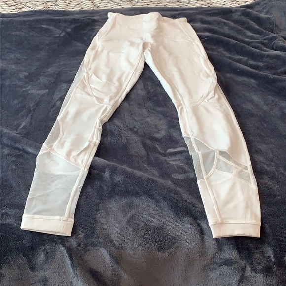 Lululemon clear the court tight 28” - Picture 2 of 7